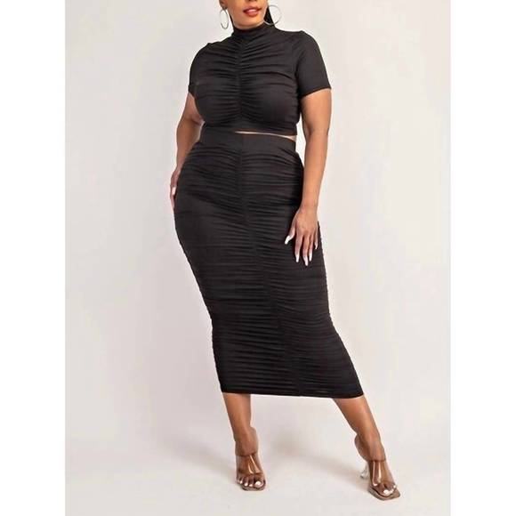 NEW THE CURVE two piece short sleeve ruched top and skirt set in black - Picture 1 of 3